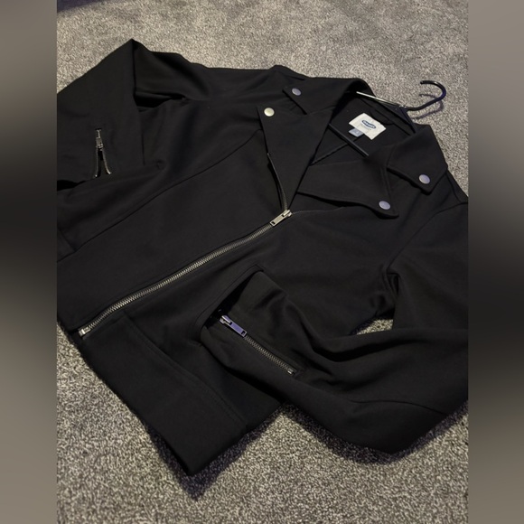 OLD NAVY | MOTO JACKET |
Black | Size: Large | - Picture 13 of 13
